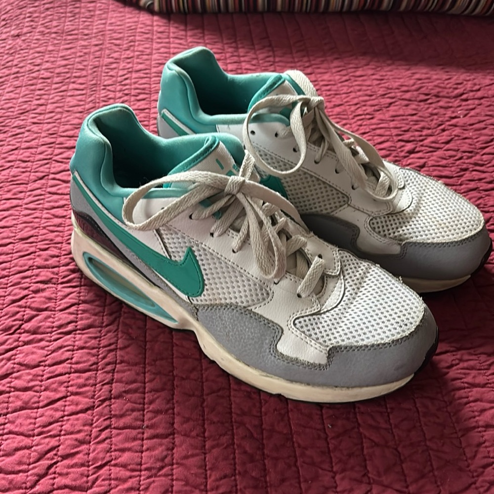 Women’s Nike Air Max ST Sneakers Size 8.5